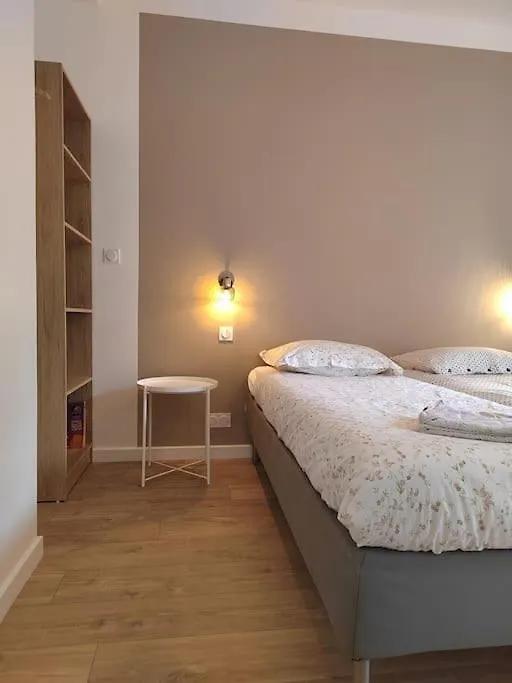 Apartment Coeur De Ville, Spacieux Appartement Rez De Jardin Paimpol