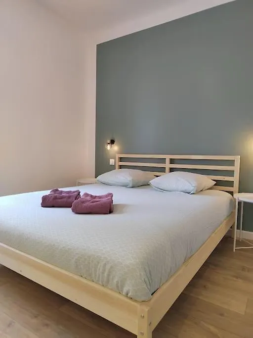 Coeur De Ville, Spacieux Appartement Rez De Jardin Paimpol Apartment